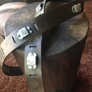 Scunzani leather and metal belt